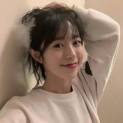 捷蓝航空股价迅速飙升13%， 消息面上，捷蓝航空正寻求潜在的并购合作方。