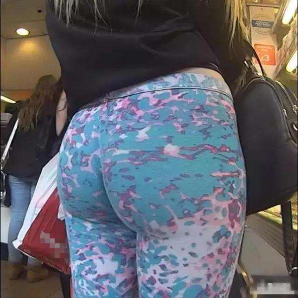 自卫队员闯馆，教科书“洗脑”，同日发生绝非偶然